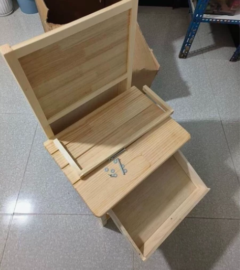 便宜清仓处理一批美术生专用画桌纯实木的，数...