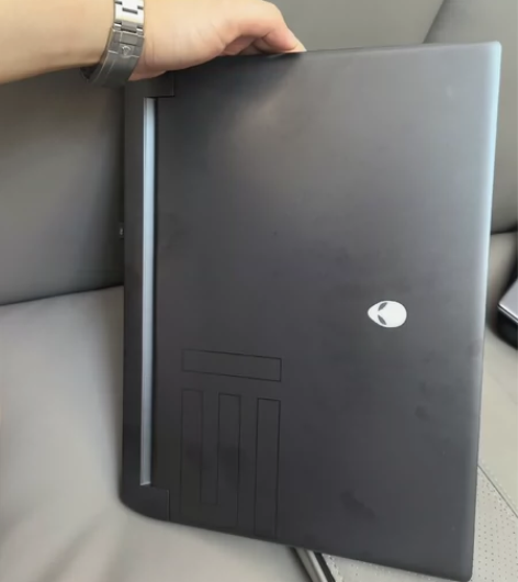 自用外星人M15R6  166hz 非常爱...