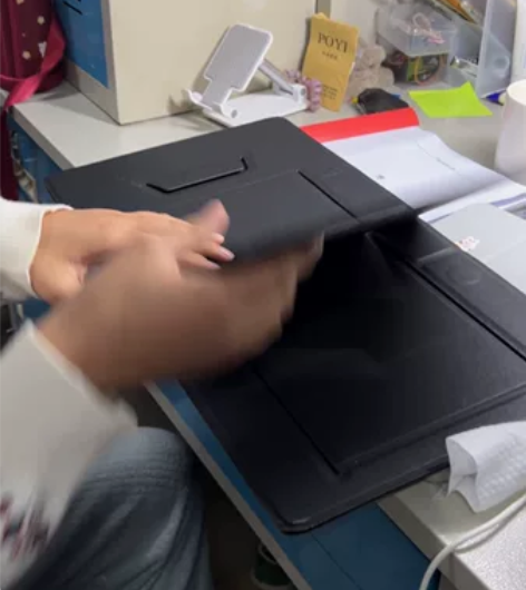 iSwift P同款创意轻薄便携折孴桌床上...