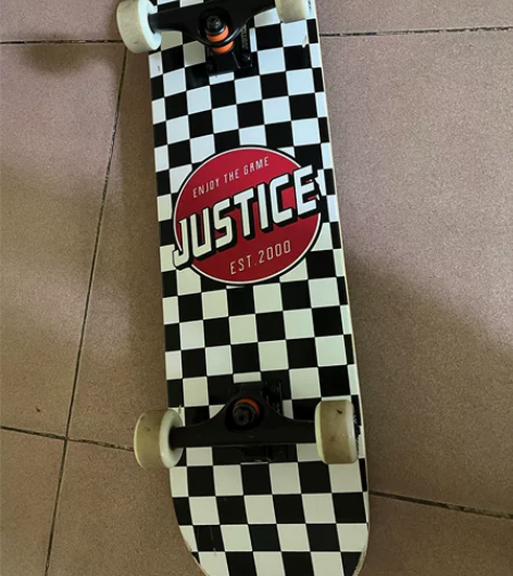 出棋盘格justiceb板 没玩多少次 两...