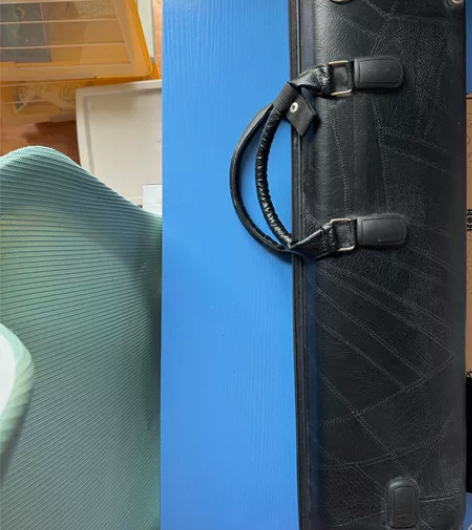 敦煌牌二胡橙色，如图1500买的，有标签应...