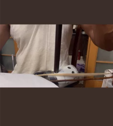 陶瓷二胡，刚制作的，琴皮是最好的一块，充分...