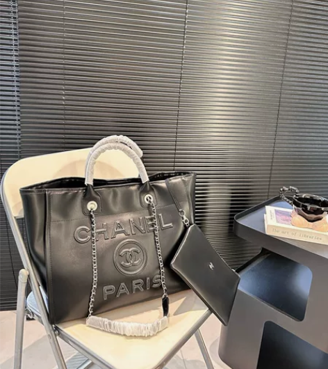 香奈儿沙滩包 不论日常出游或是假日逛街，出...