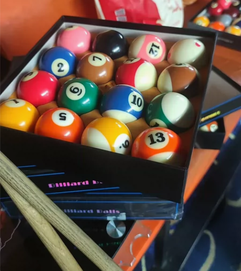 台球无损低价出售 感兴趣的话点“我想要”和...