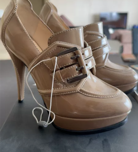 Stella luna 奶茶色防水台高跟鞋...