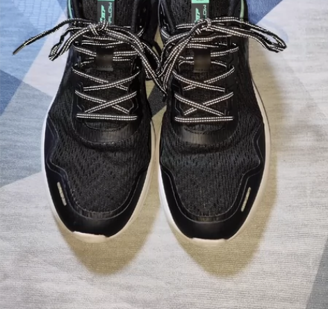 二手 44码男士正品特步运动鞋 入手渠道：...