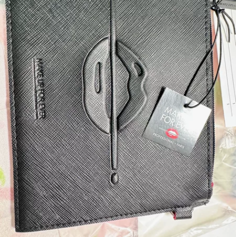 玫珂菲品牌十字纹小包 全新