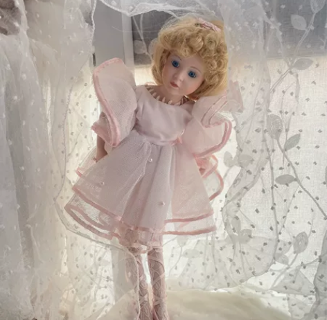 芭蕾腿陶瓷娃娃，台产 手指缺瓷￥180