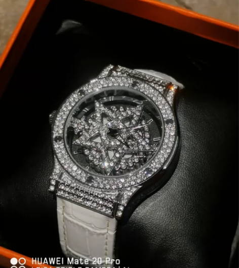 宾卡达五芒星手表（可[小刀]） 表带有明显...