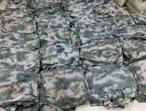 二手夏季迷彩工作服套装首选，七八新，尺码齐...