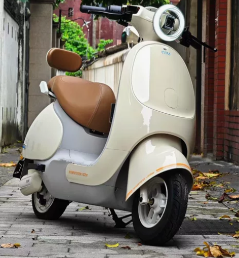 转！二手电动车紧急转手，雅迪爱玛绿源小刀小...