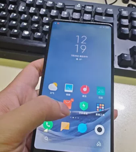 小米mix2 6+64G  个人闲置。无拆...