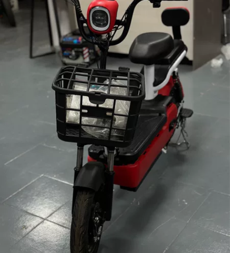 凯万德电动代步车：雅迪淘淘同款 尾货全新最...