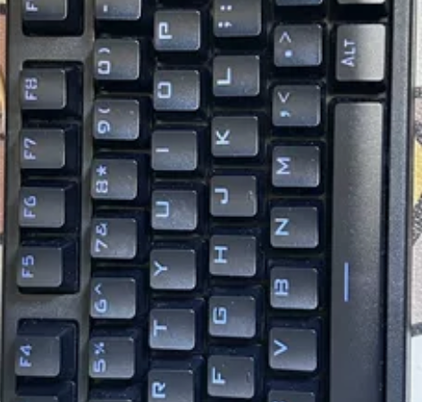 雷神红轴键盘，自用，9成新，有灯光，京东自...