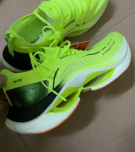 特步减震旋PRO 感兴趣的话点“我想要”和...