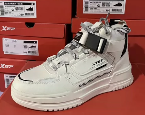 特步专柜正品，秋冬皮面保暖高帮休闲鞋 新旧...