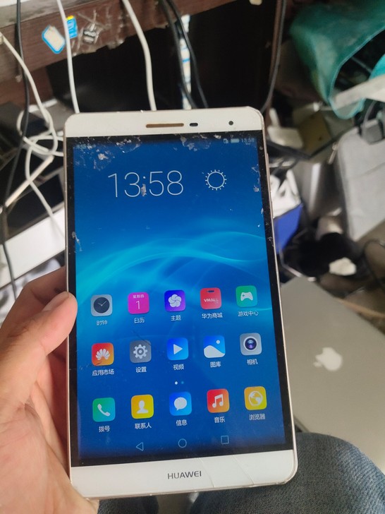 华为平板插卡版 内存3＋32功能正常 成色...