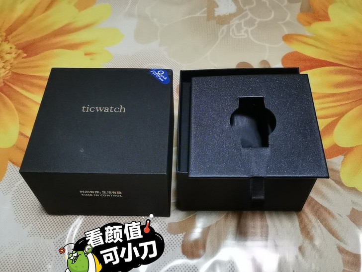 ticwatch手表，支持闪付，表盘十分丰...
