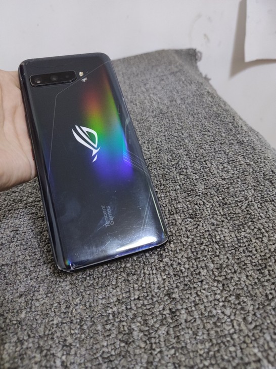 华硕  华硕 ROG 游戏手机3 经典版 ...
