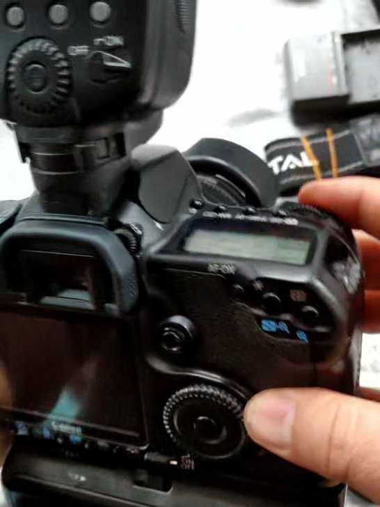 佳能40D+18-55防抖头+手柄+闪光灯...
