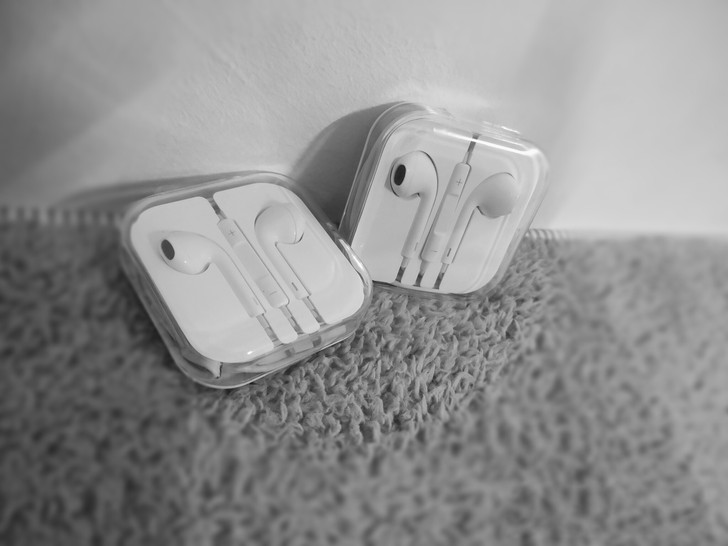 耳机买一送一，清仓促销大甩卖！！！ 爆款耳机