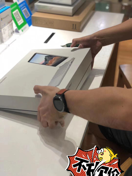 微软surface book2 15寸 i...