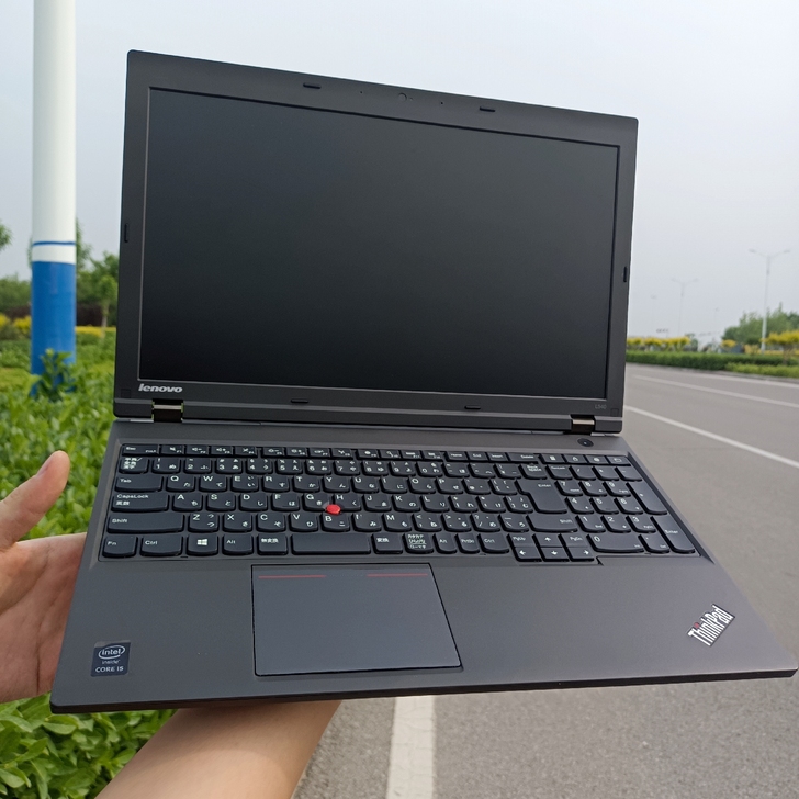 手提笔记本电脑 几乎全新 联想品牌