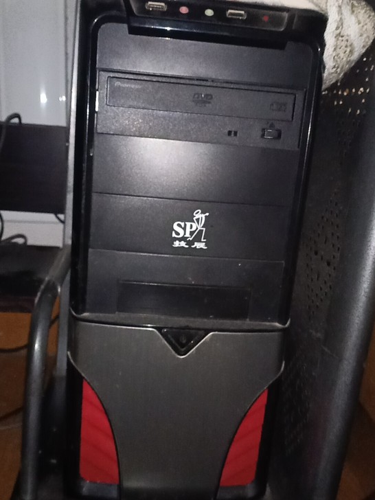 LG台式液晶电脑,主机箱+音响。型号22E...