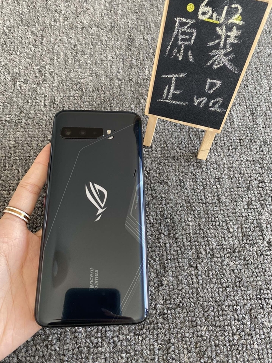 华硕ROG3 12+128G 98新，机器...