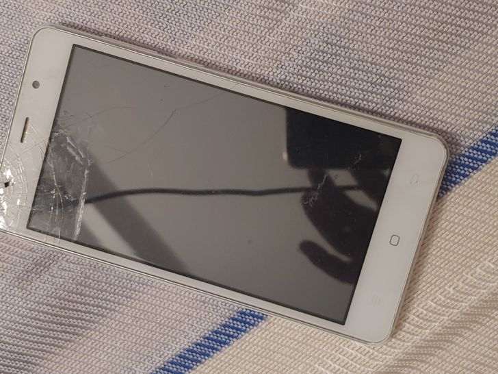 海信 电信4G手机 1+8G