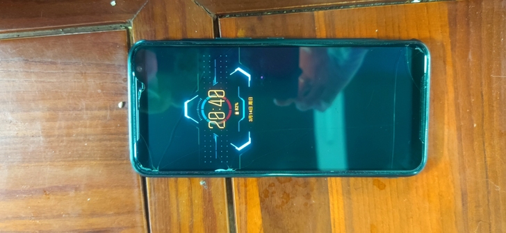 自用主力rog3游戏手机,手机整体无划痕,...