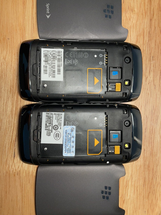 黑莓9850 一共两台