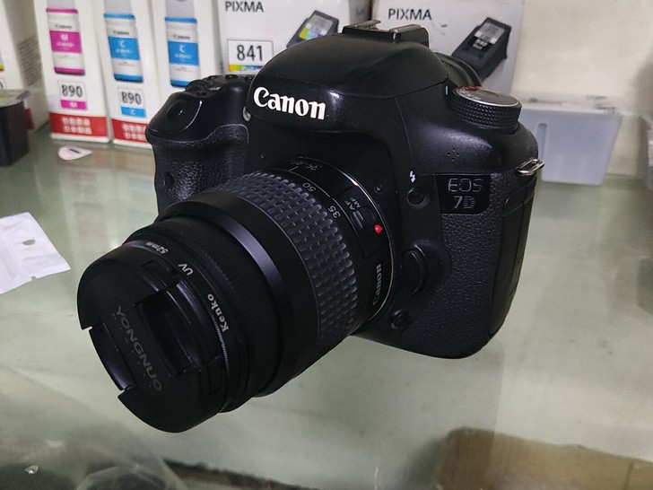 精品佳能单反中端旗舰7D 9成新展机原价7...