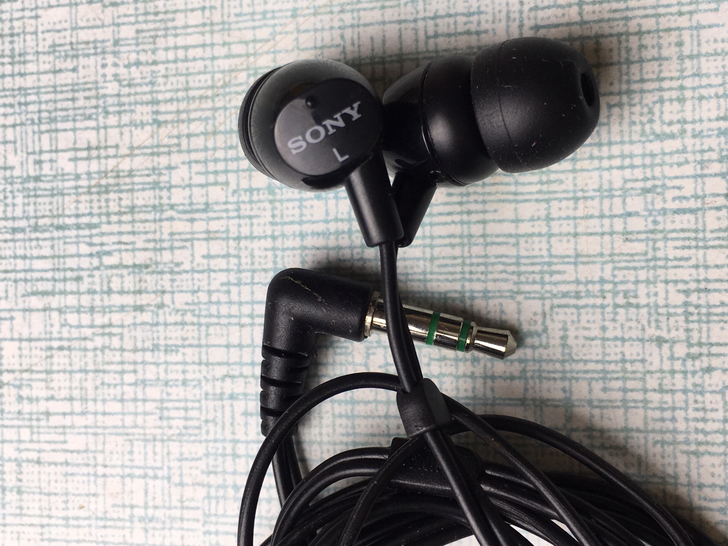 入耳式索尼耳机重低音oppo华为苹果圆孔手...