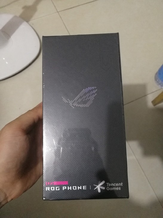 全新未拆封ROG游戏手机5 12GB+25...