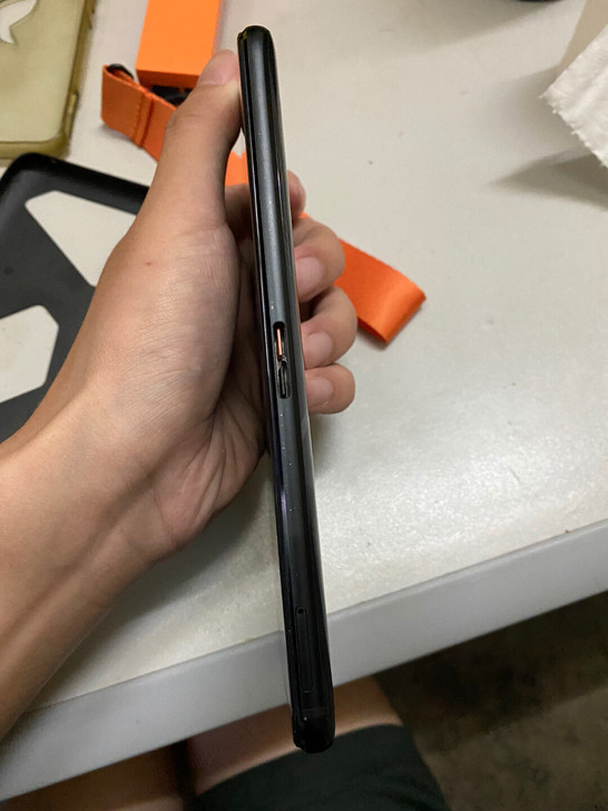 rog3精英版12128的版本，就屏幕损坏...