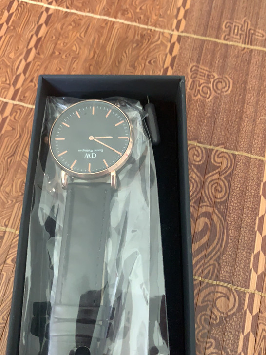dw石英表，装饰品