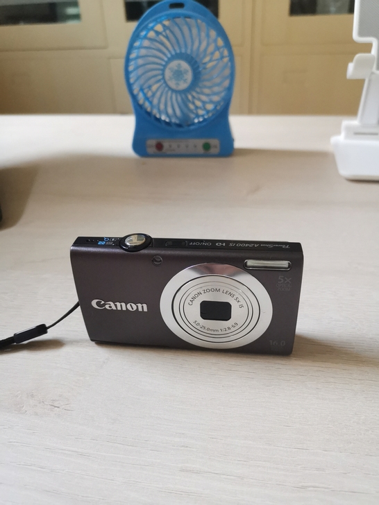 佳能Canon数码相机A2400HD。16...