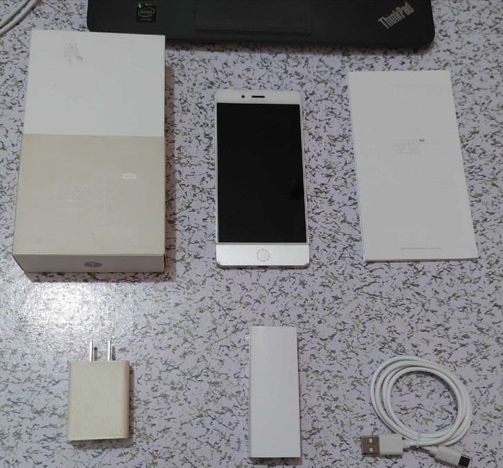 出一部闲置的白色锤子坚果Pro箱说全4+6...