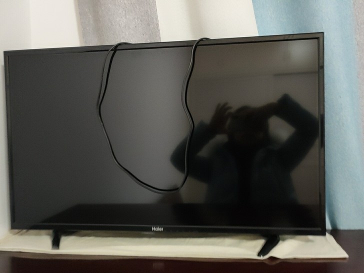 海尔平板液晶电视机，32寸，看了一年多，几...