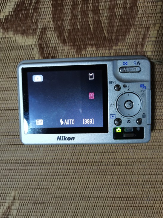 尼康s2，ddc数码相机，配电池内存卡，无...