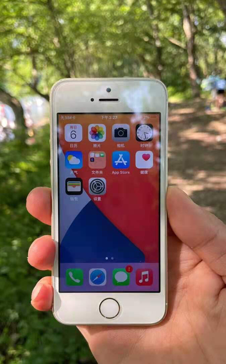 闲置iphone se 128G 苹果手机...