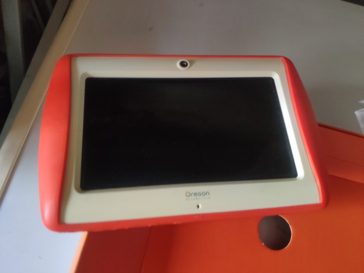 国外儿童平板，充电器没了，机器可正常用。卖...