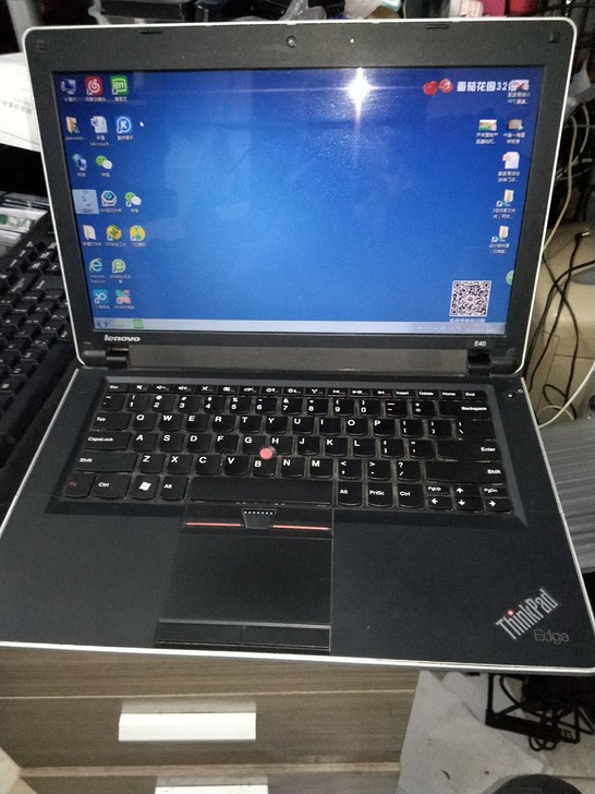 联想E40 笔记本电脑成色外观很好，喜欢的...