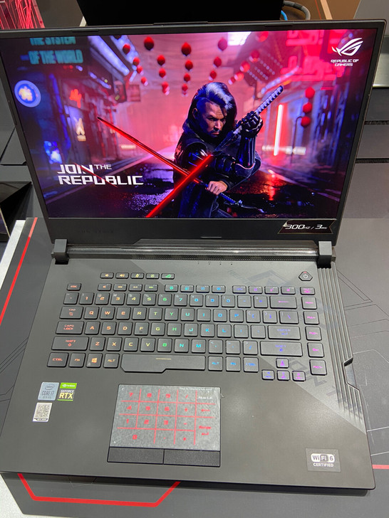 ROG枪神4 十代8核英特尔酷睿i7 15...