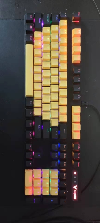 雷柏v500pro，正品机械键盘，成色9新...