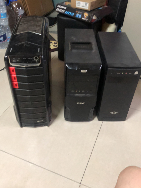 三个空机箱，有需要的打包带走