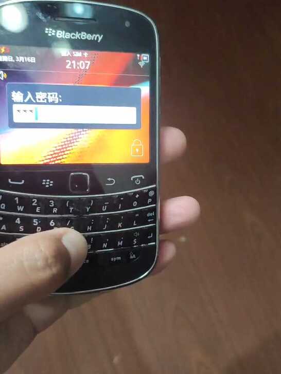 黑莓9900 功能完好  有密码解不开。具...