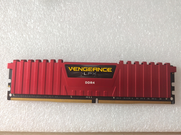 ddr4 8g 海盗船DDR4内存8G 红...