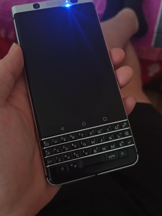 黑莓keyone，成色一般，正常使用